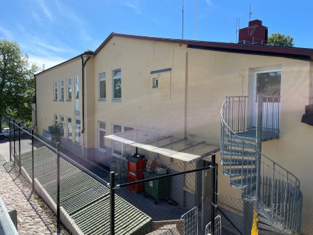 Dalarö skola, stora byggnaden innan fasadrenovering.